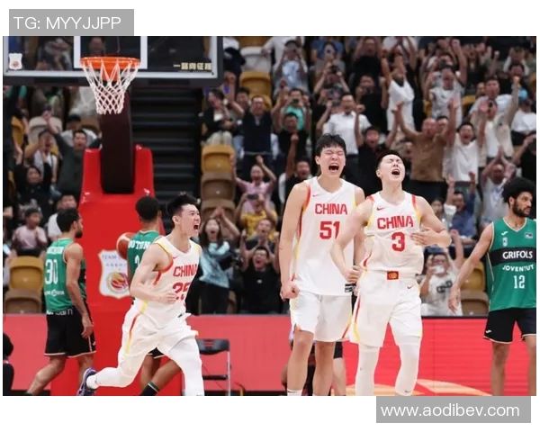 中国男篮惊险逆转韩国队以76比75赢得激烈对决展现团队精神与拼搏意志